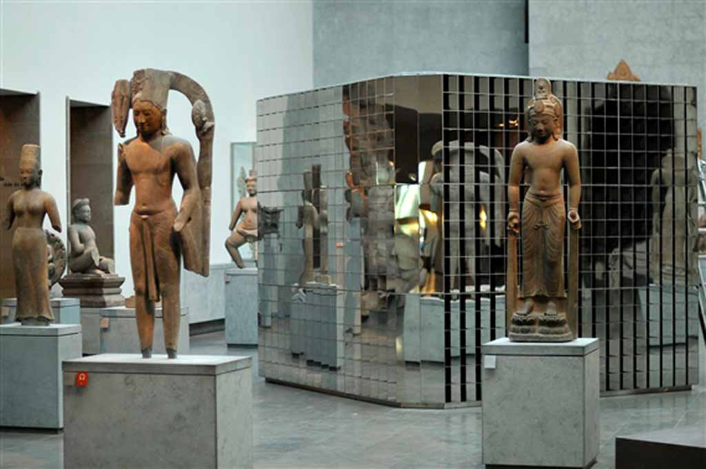 Rashid Rana, Desperately Seeking Paradise, 2009, (Rashid Rana Studio, Musée Guimet & AAN Collection) 
